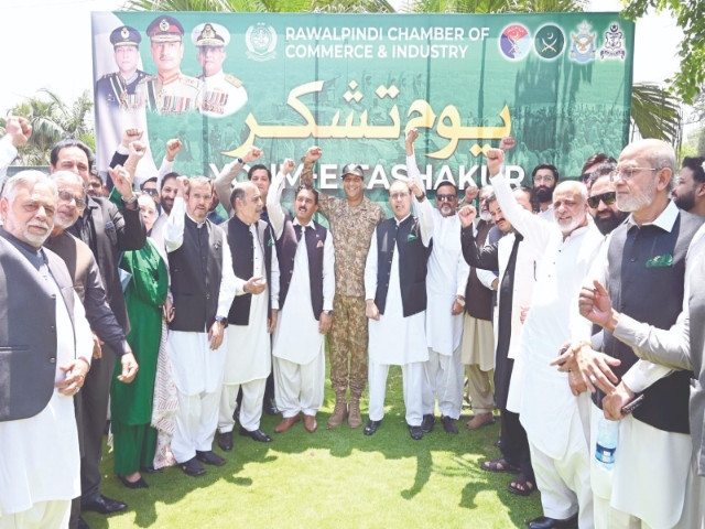 Patriotic marches fill Pindi streets