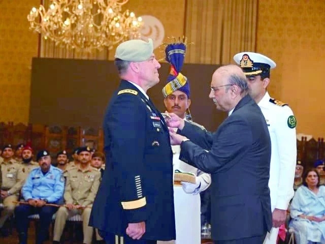 USCENTCOM chief honoured