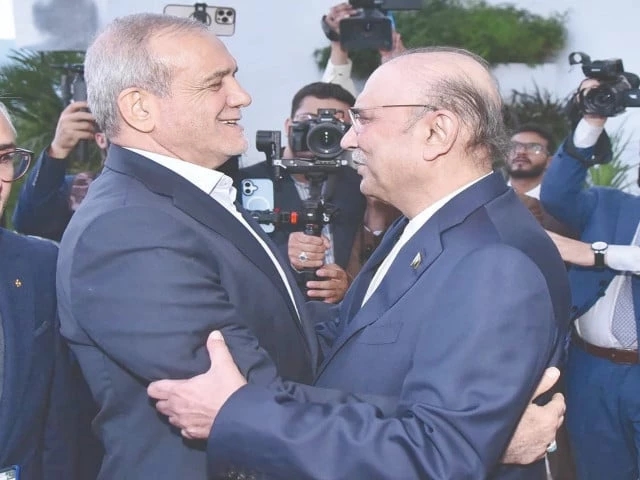 Pezeshkian, Zardari vow to broaden ties