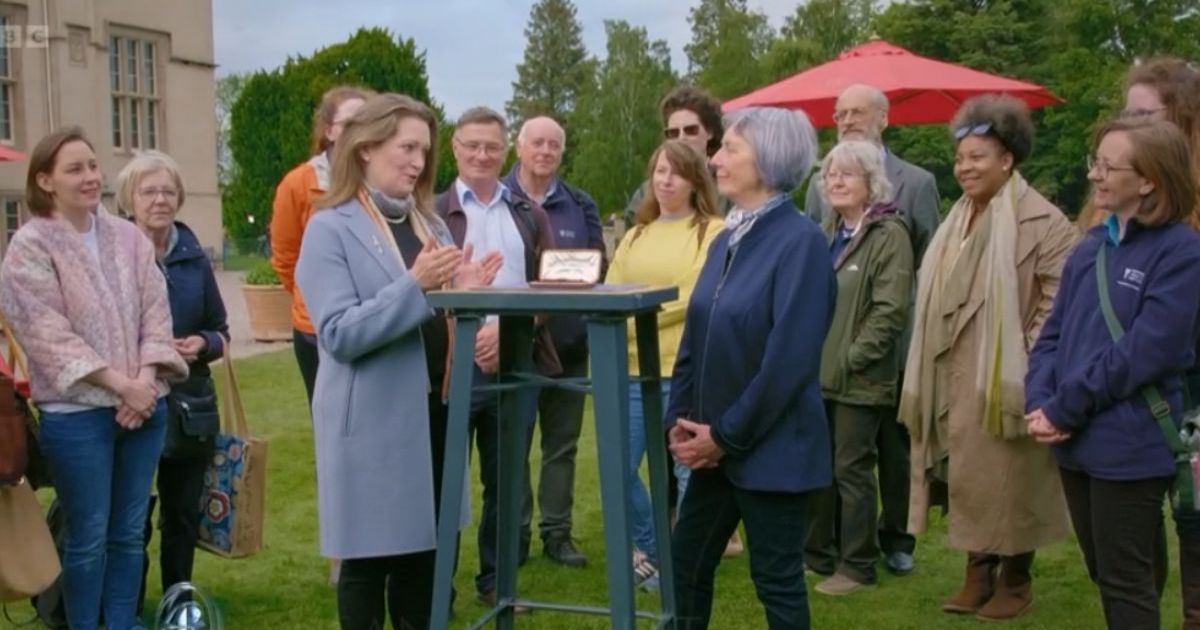 Antiques Roadshow guest gobsmacked as five-figure value of family heirloom unveiled