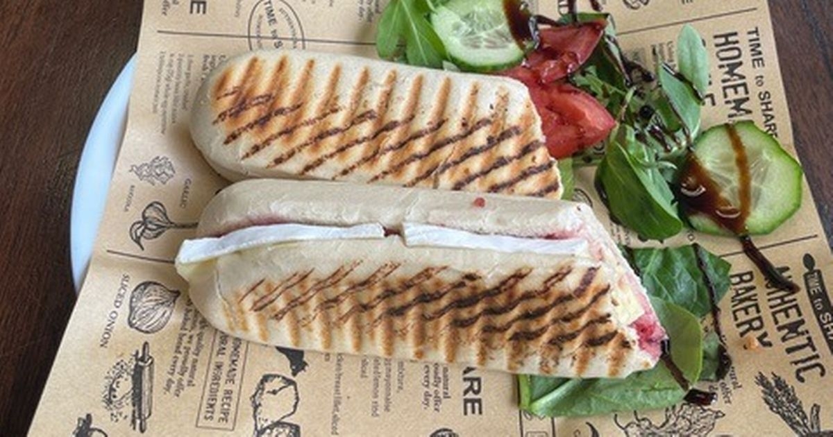 I tried an angelic café in North Wales city centre and found a little taste of heaven