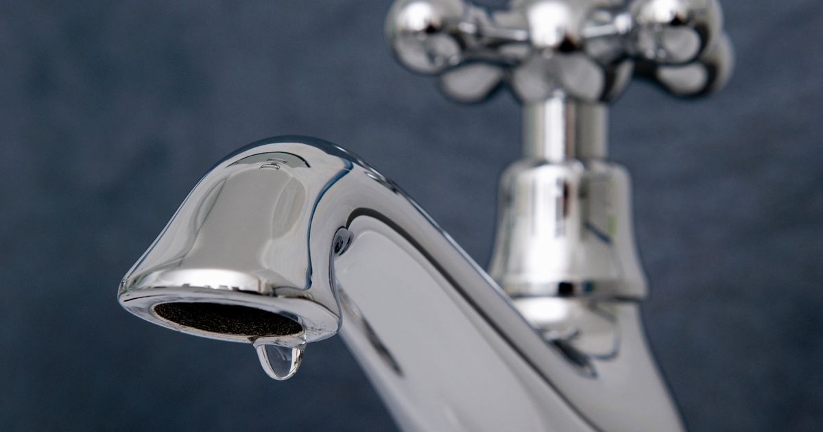 Health experts issue advice as thousands left without water in 'significant incident'