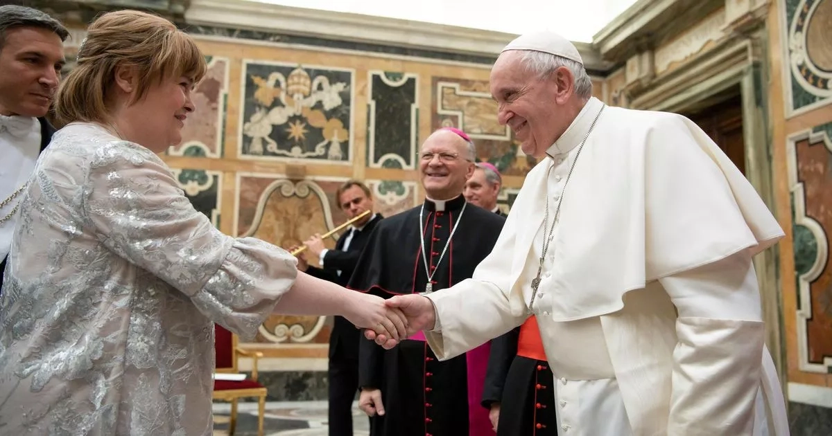 Susan Boyle pays touching tribute to Pope Francis in emotional video address