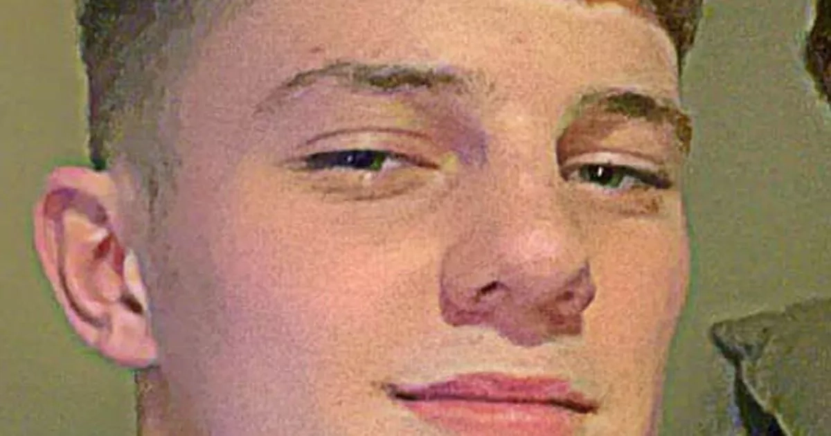 Thug who tried to strangle ex-girlfriend avoids jail again after assaulting cop
