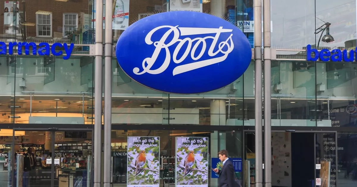 Boots' No7 set for men that 'visibly reduces wrinkles' is worth £73 but costs £35