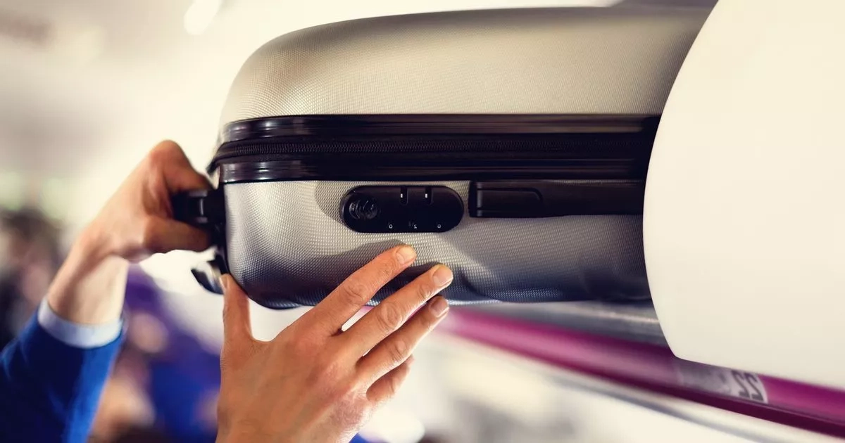Ryanair compliant cabin bag with 'plenty of pockets' fits enough for a 4 night trip
