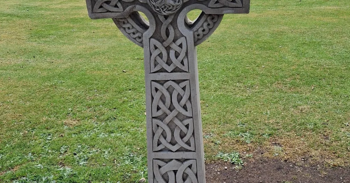 Falkirk councillors leads service to remember 1500 people in 'paupers' grave