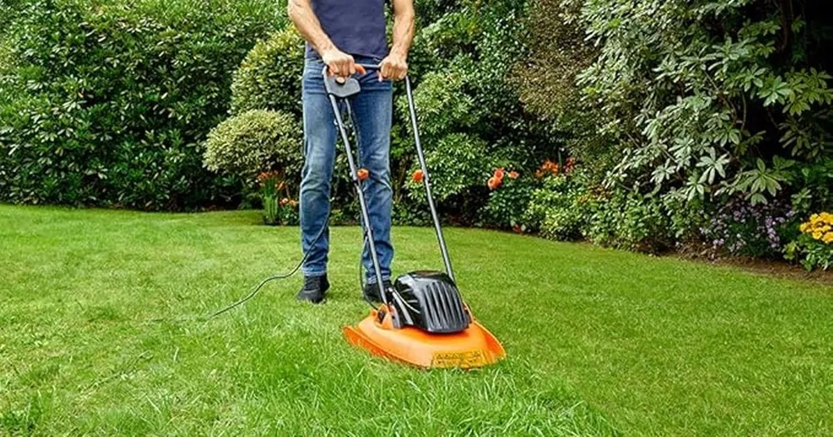 'Impressive' Amazon hover lawnmower 'better than expensive models' slashed to £52