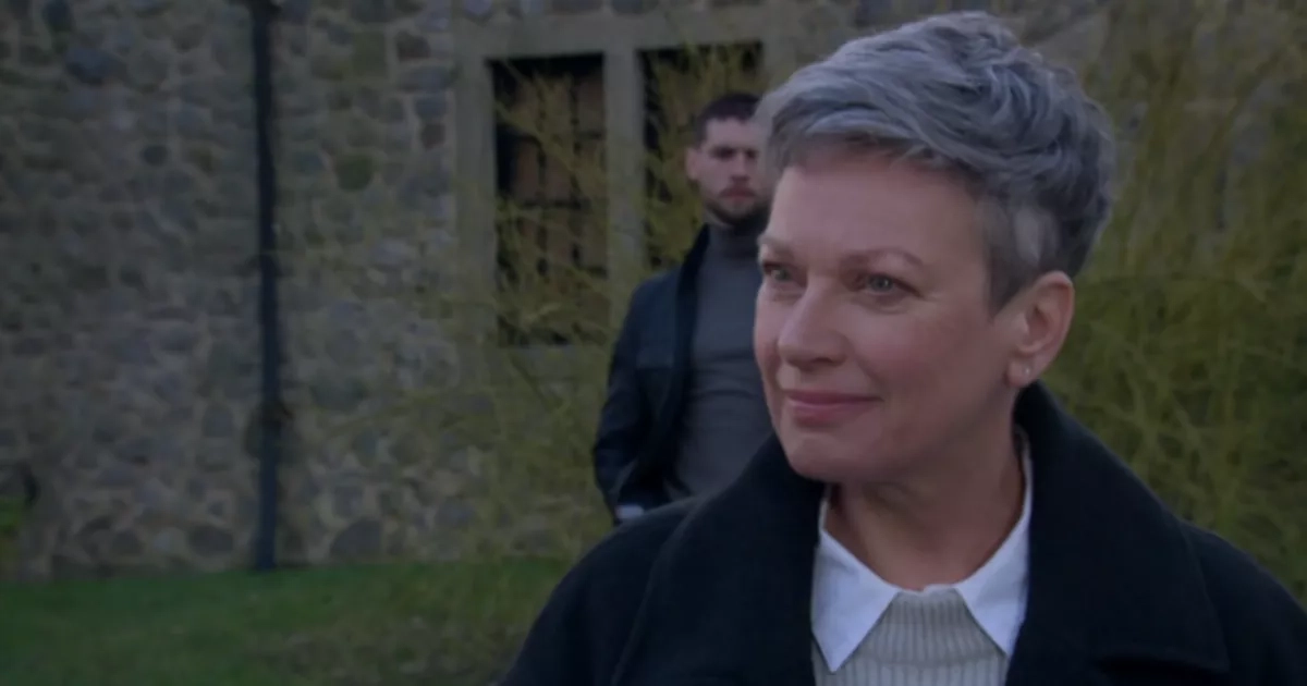 ITV Emmerdale DI Roberts wife is rival soap legend, leaving fans floored