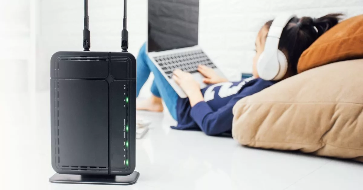Giffgaff giving 500 Brits a free £100 to trial brand new broadband for £10 per month