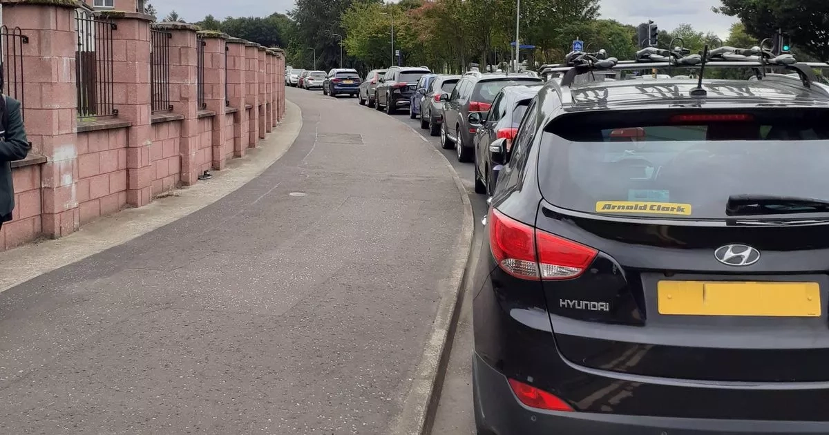 Falkirk school janitors 'could be asked to issue fines to parents parking badly'