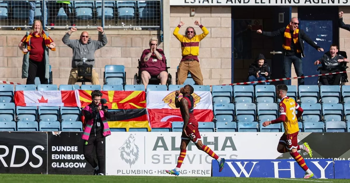 Dundee 1 Motherwell 2: Ten-man Steelmen secure Premiership safety with late winner