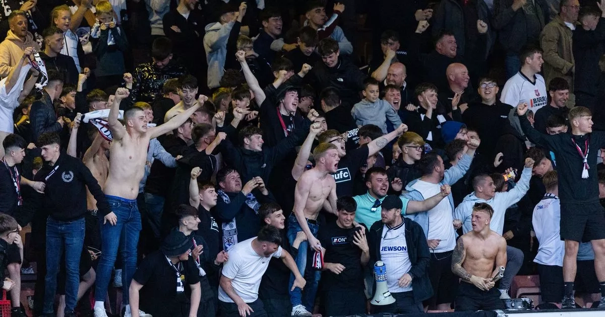 Ayr United take play-off advantage as Jamie Murphy heads Firhill winner for Honest Men