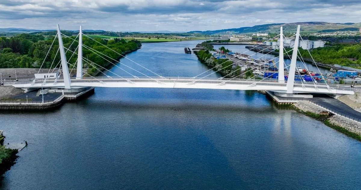 Crowds gather to see £117m Renfrew Bridge open over River Clyde