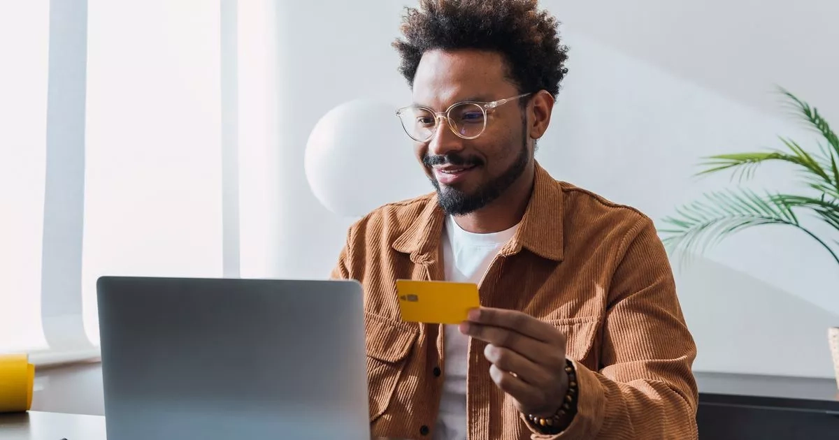 Expert issues scam website alert for anyone who needs travel card