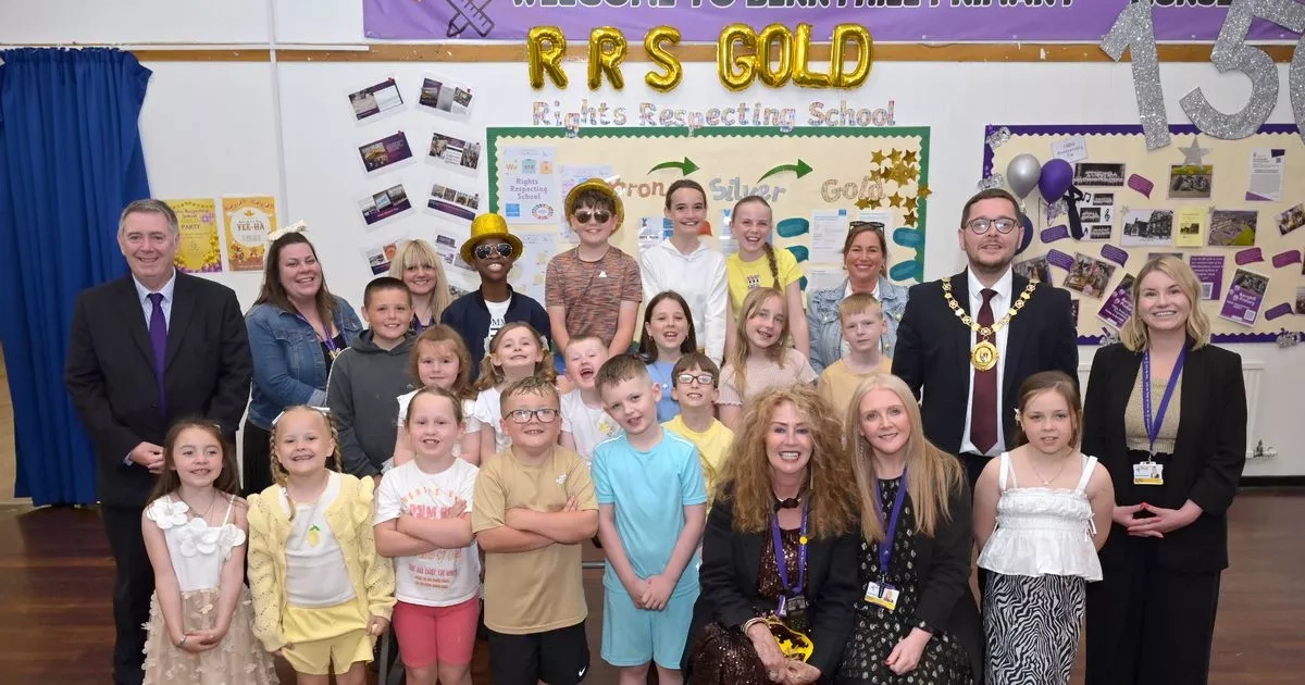 Craigneuk school celebrating UNICEF UK's Rights Respecting School Gold Award