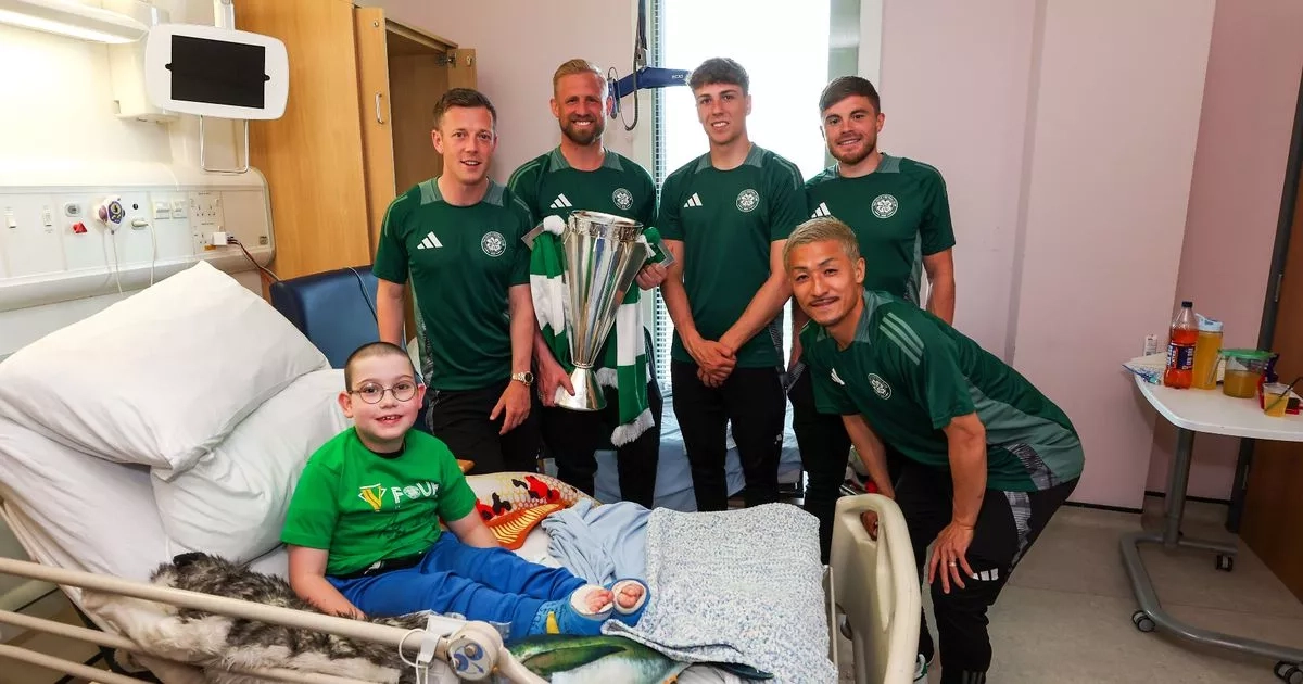 Celtic stars 'lift the spirits' of ill kids in Glasgow Children's Hospital with Premiership trophy