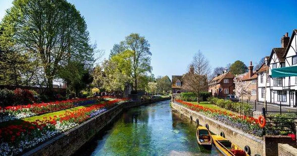 'Little Venice' in UK where you can take a punt down the river and learn dark history