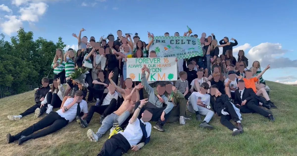 Family and friends of tragic East Kilbride teenager Kayden Moy gather in tribute to 'best boy'
