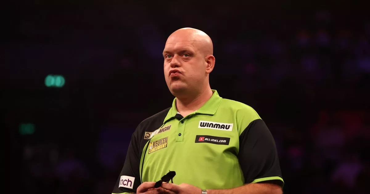 Michael van Gerwen returns to darts stage after marriage split
