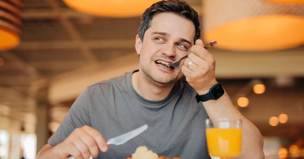 Oncology expert's cancer warning over common food eaten 2.2billion times a year in UK