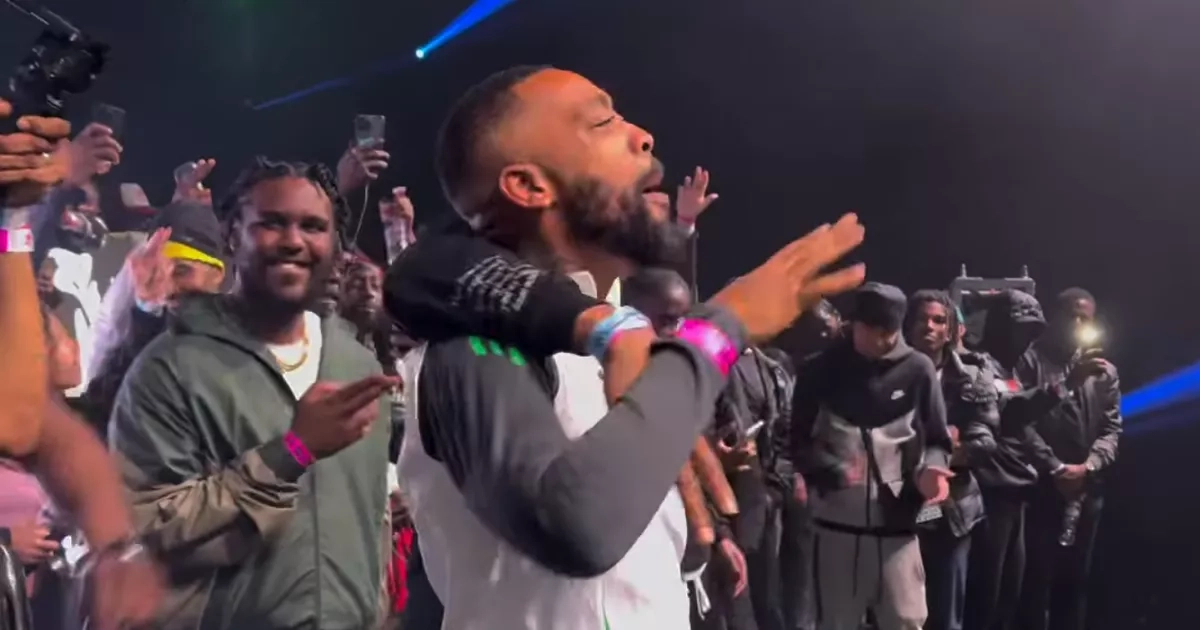 Grime star Wiley dons Celtic tracksuit for stage comeback after antisemitism row