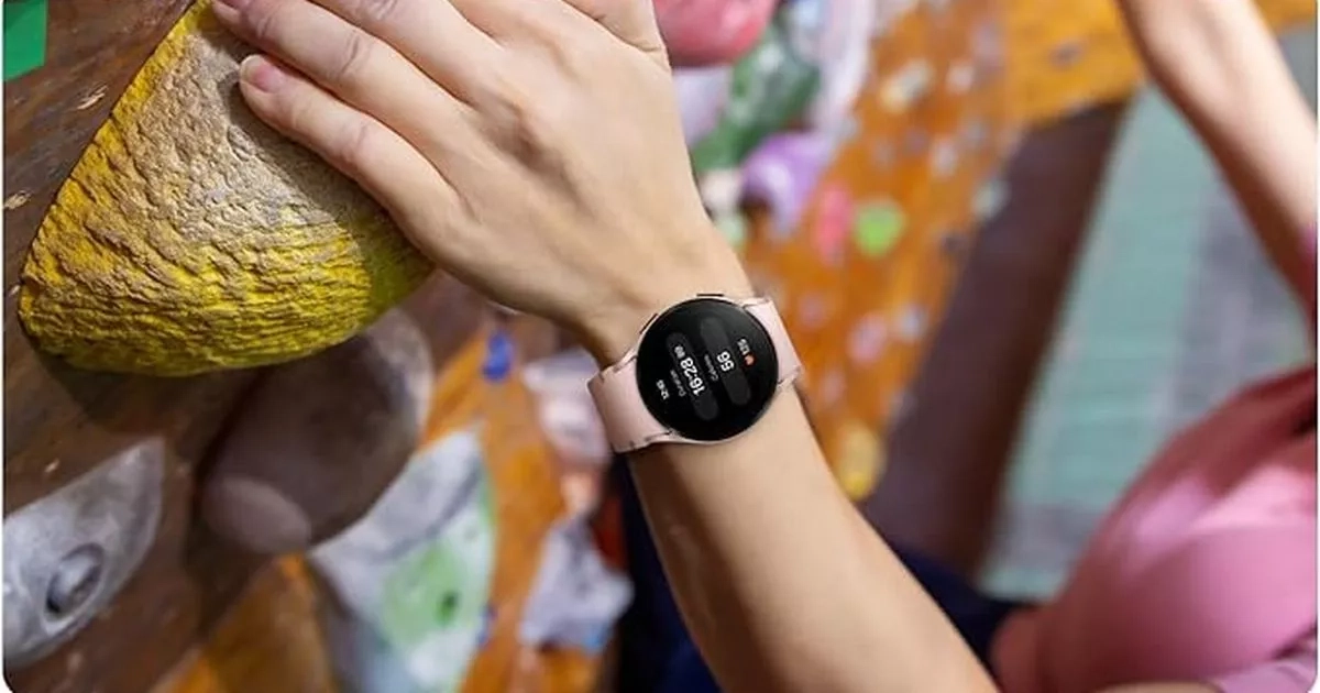Budget Samsung watch gets £60 price slash as Apple alternative at 'lowest price' on Argos