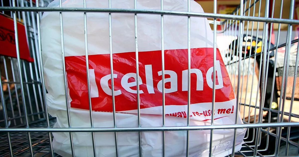 Iceland urgently recalls popular bakery item as shoppers warned 'do not eat'