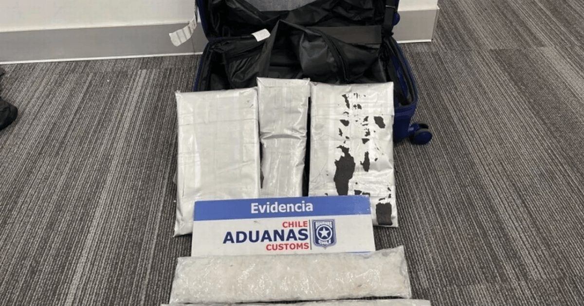 Customs officials find five kilos of drugs in UK pensioner's luggage