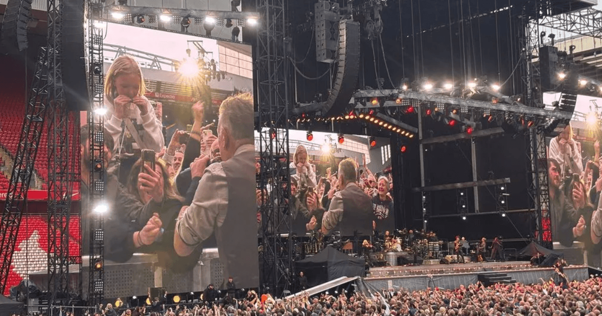 Bruce Springsteen shares 'magical' harmonica duet with scots schoolgirl during show