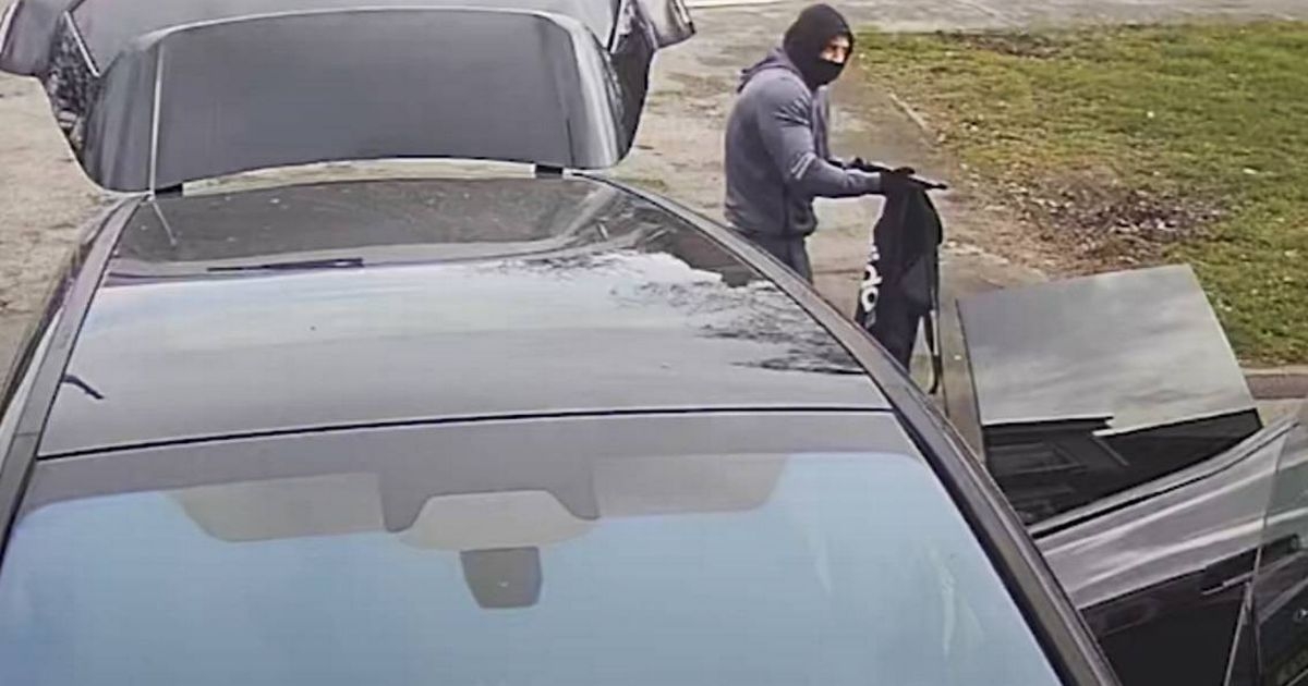 CCTV captures terrifying moment hired thug with sawn-off shotgun opens fire at homes