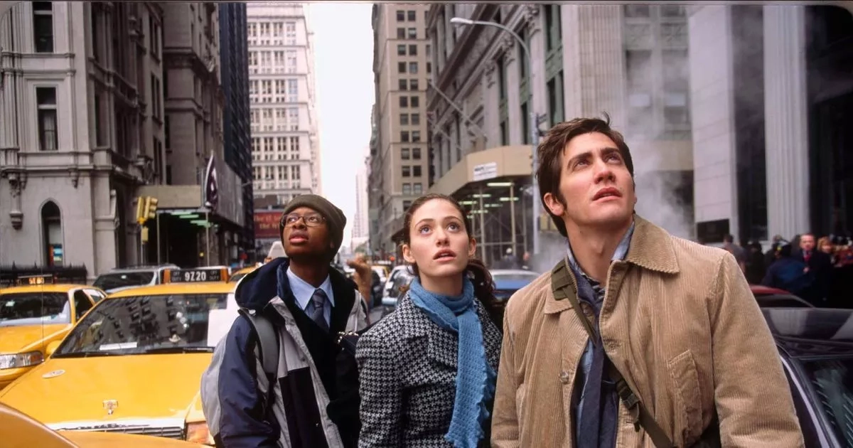 Jake Gyllenhaal fans 'on edge of their seats' watching disaster movie