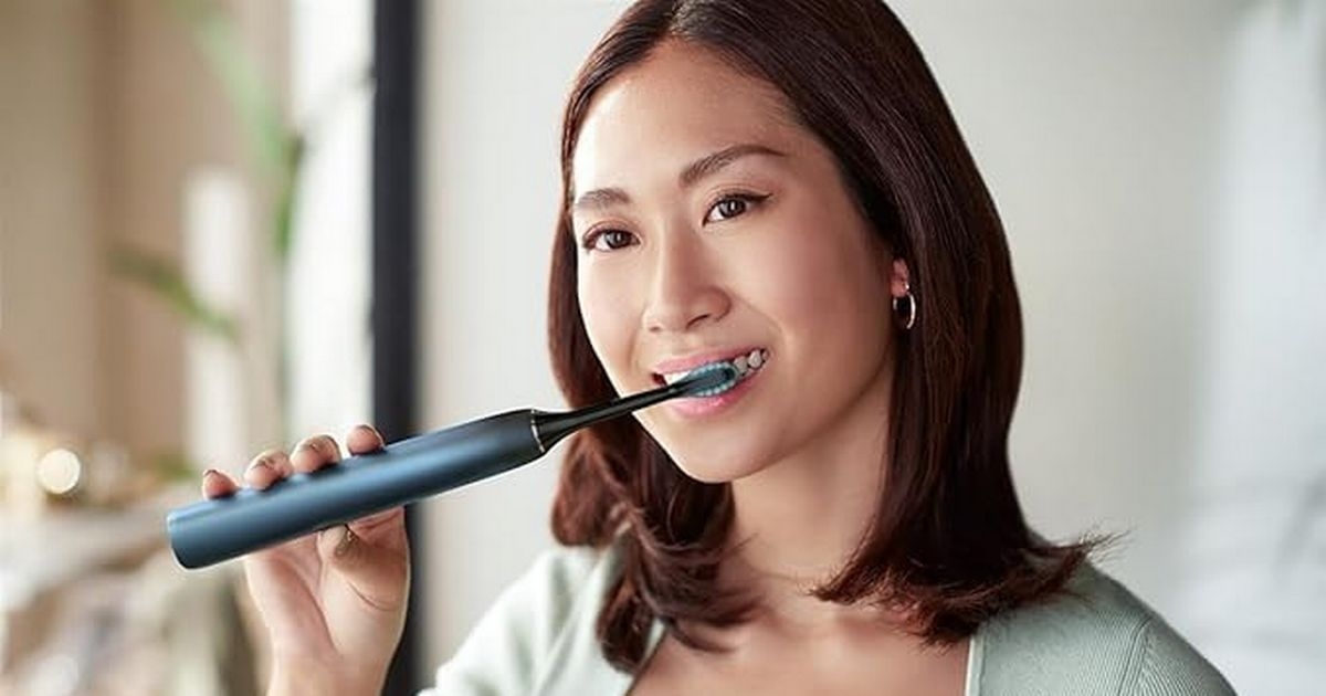 Save £170 on Phillips electric toothbrush that 'feels like dentist scale and polish'
