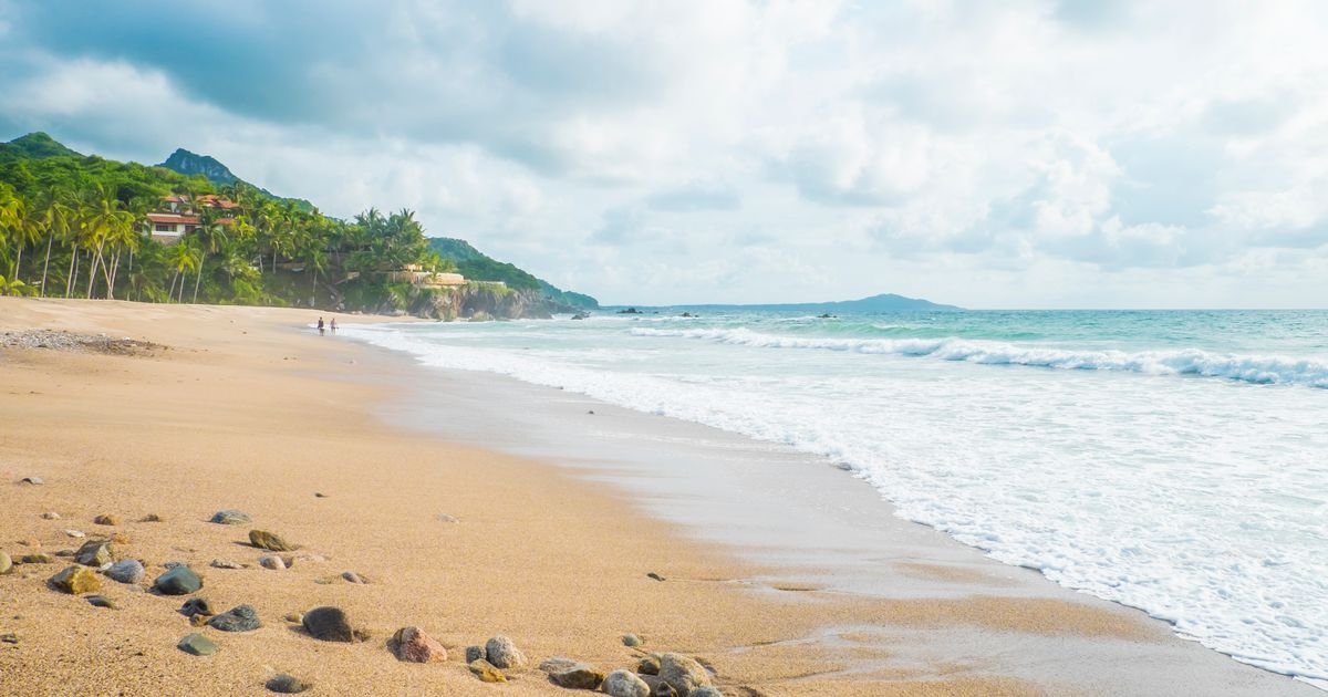 Foreign Office issues travel warning for holiday hotspot as storm becomes hurricane