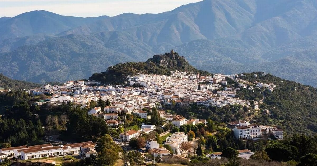 Young climber on Malaga holiday plummeted to death 'after split second mistake'
