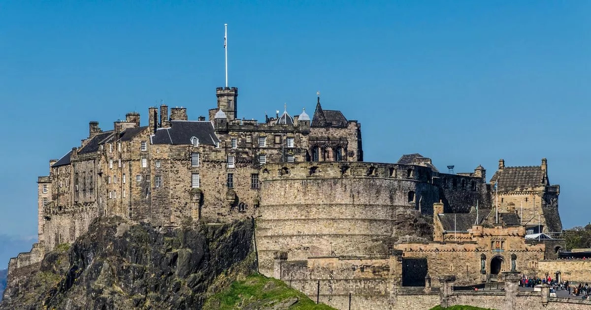 Edinburgh Castle crowned best UK castle for fairytale proposals