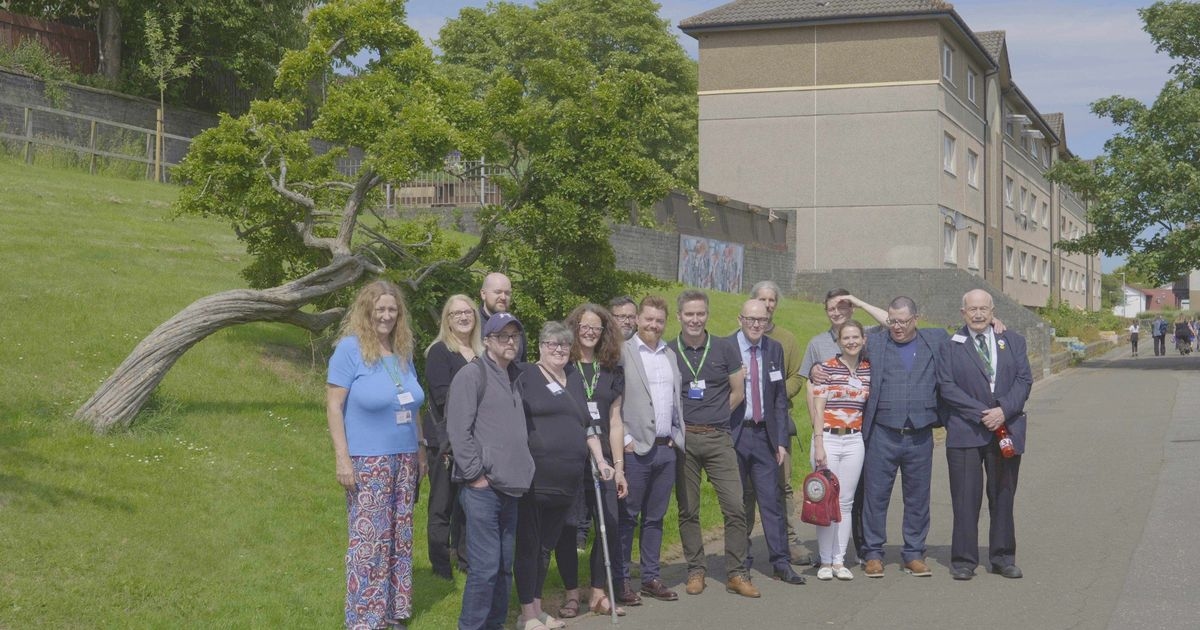 Premiere takes place of short animation film of famous Squinty Tree in area of Livingston
