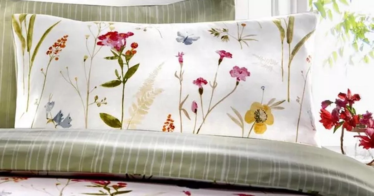 Dunelm shoppers buy multiple of £15 'eye catching' duvet set that 'goes with different colour schemes'