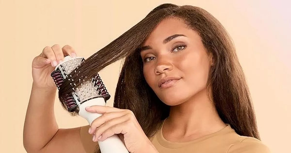 Shark SmoothStyle Heated Brush and Comb better than half price in flash sale