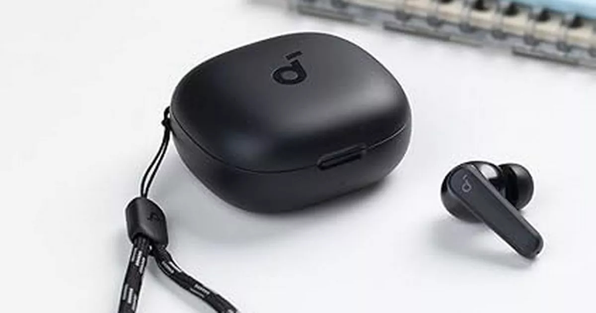 Shoppers 'blown away' by £18 earbuds that 'sound just as good as Apple AirPods'