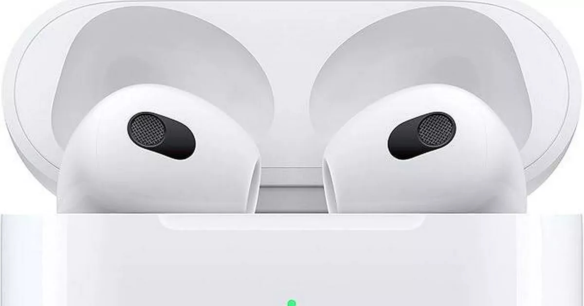 Grab Apple AirPods for under £100 in Wowcher discount better than Amazon price