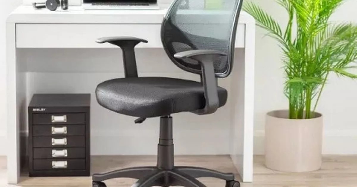 Desk workers 'improve posture' with office chair hailed an 'absolute bargain'