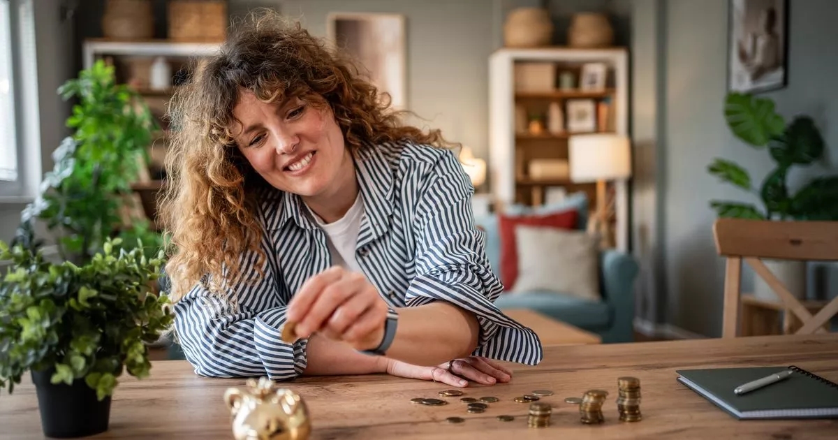 Coin collector issues £2 alert as he says value of one will 'blow your mind'