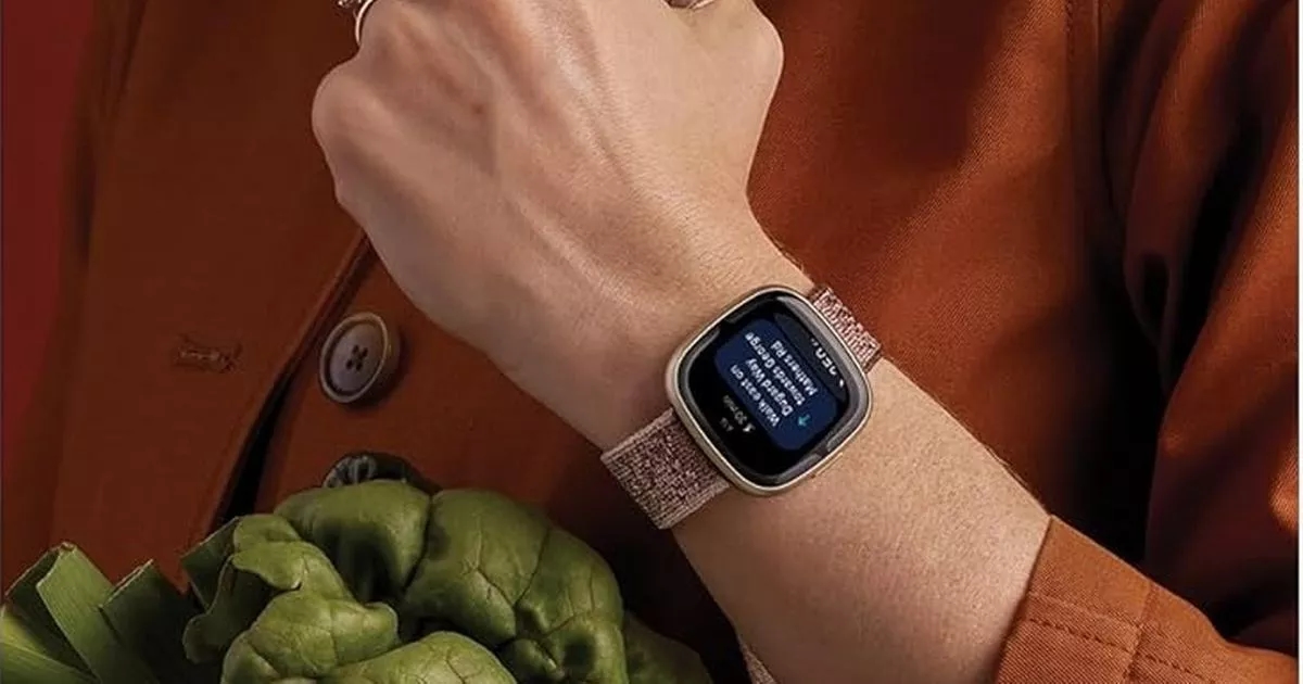 Shoppers 'won't go back to Apple Watch' after using Fitbit Versa 4 with 'unbelievable' battery