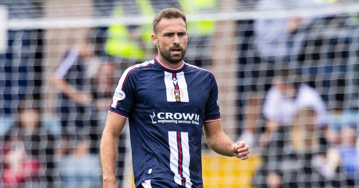 Clark Robertson tells it straight over Steven Pressley as view from Dundee dressing room emerges