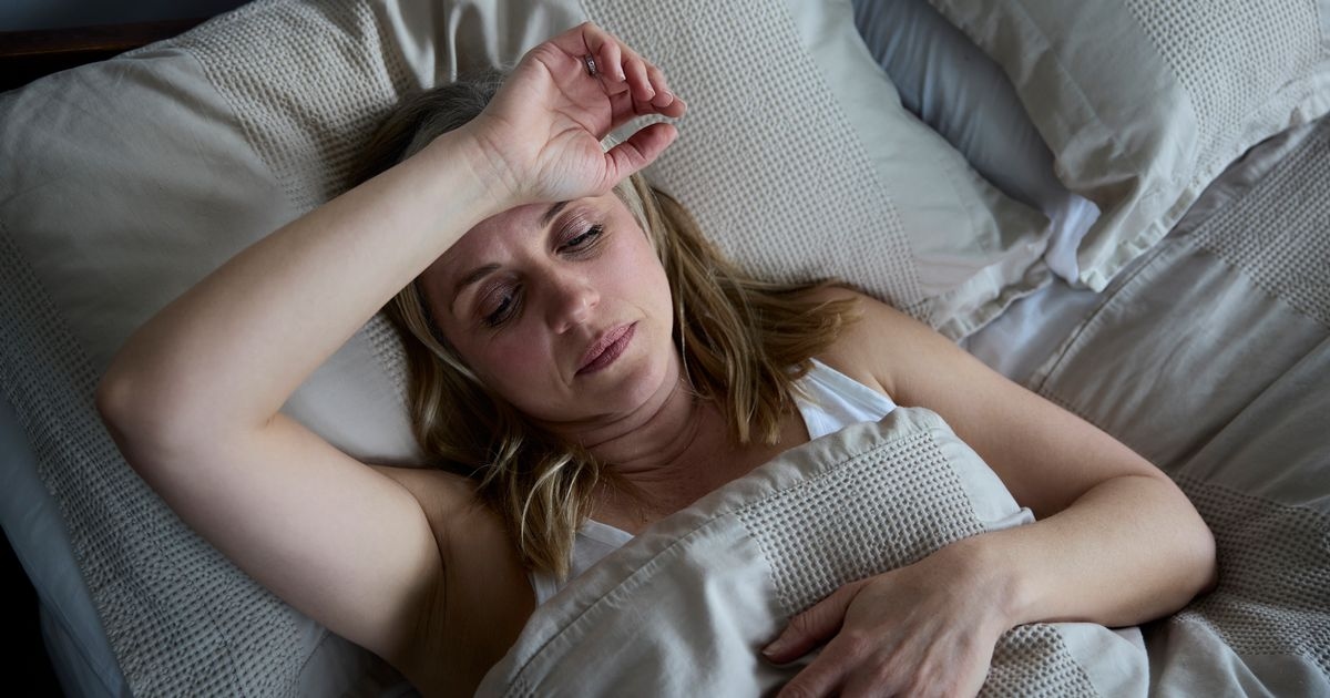 Hot sleepers recommend all-season goose feather duvet that is 'light and cosy'