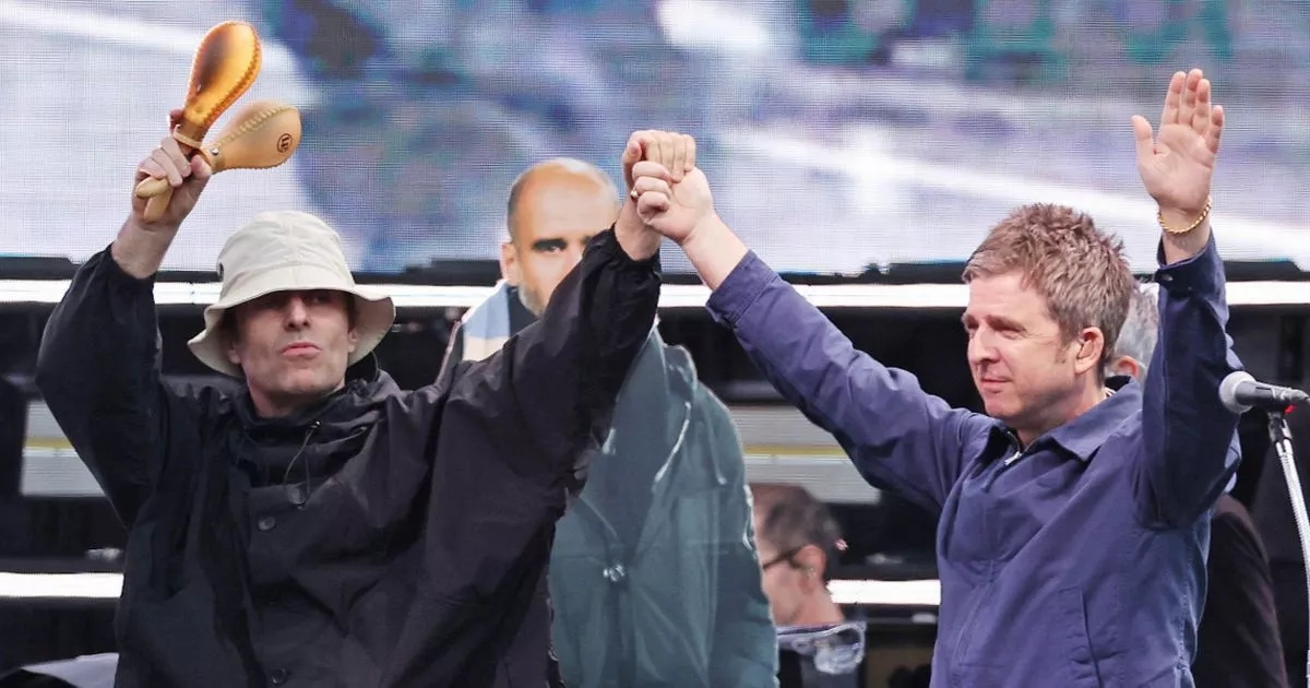 Oasis blast Edinburgh Council chiefs in front of Murrayfield crowd after fan jibes