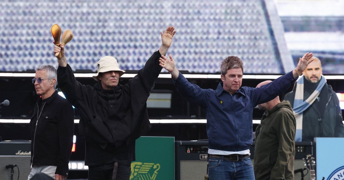 Oasis are supersonic as Gallagher brothers blow Scotland away for first time since '09