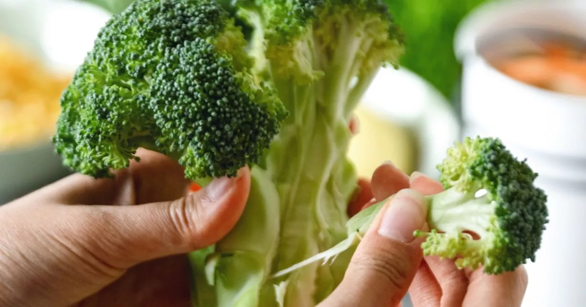 What foods can cause deadly botulism after broccoli urgently recalled in Italy?