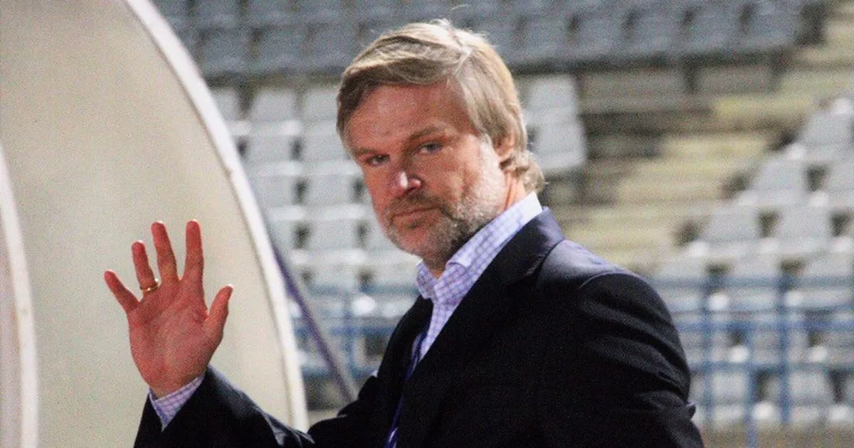Steven Pressley played for Rangers and Celtic and that takes bottle but only one thing can quell Dundee fans' revolt